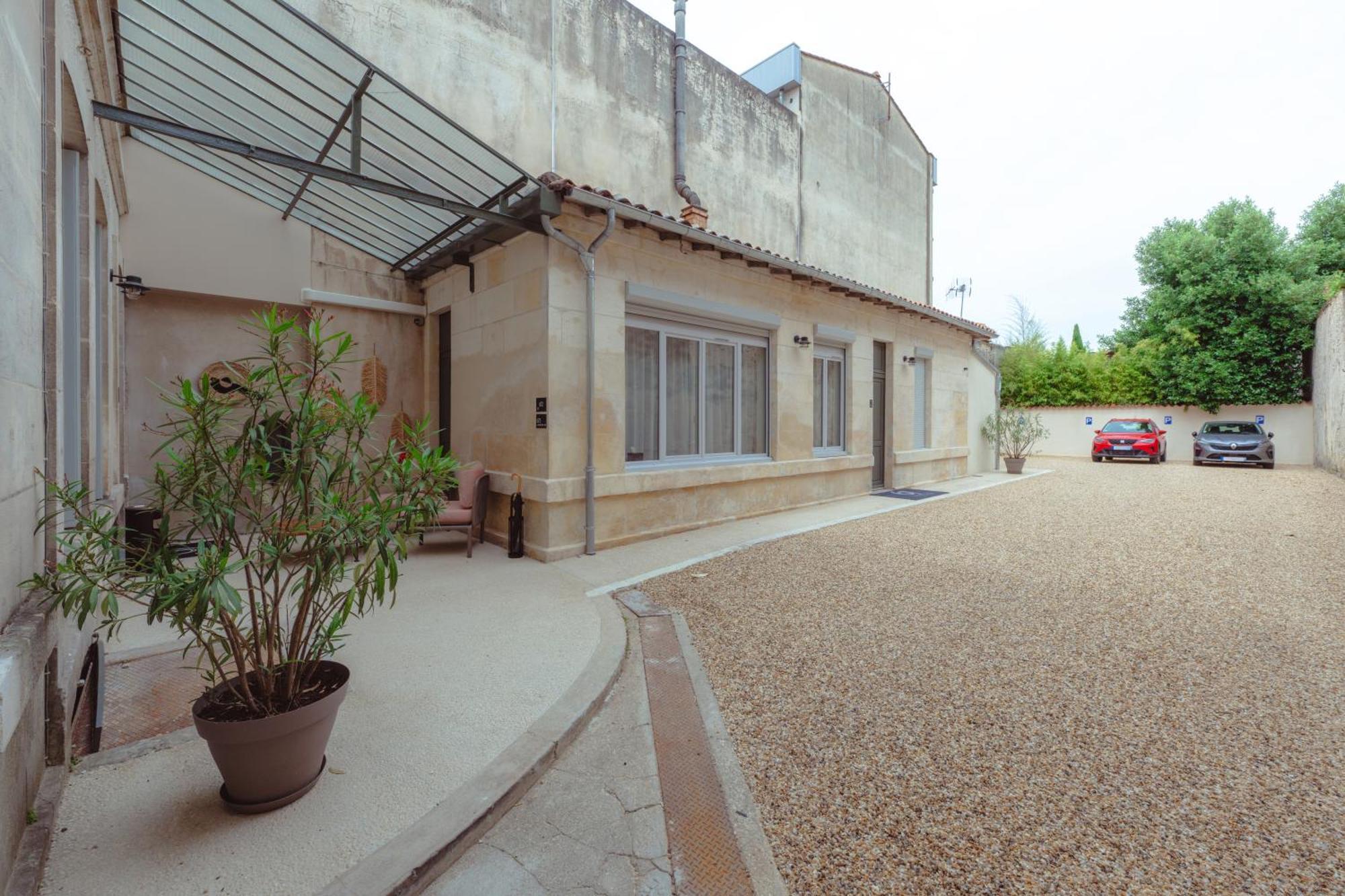 67 Victor Hugo Apartment Cognac Exterior photo